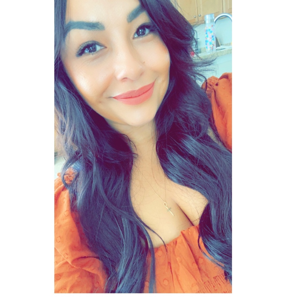Meet your Posher, Monica
